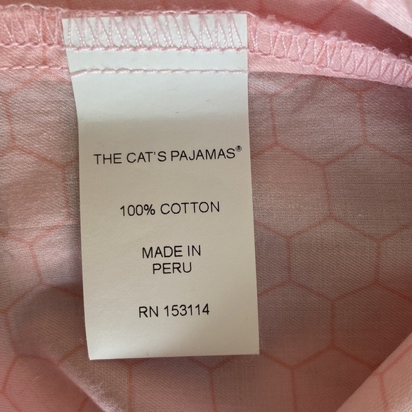 The Cats Pajamas S/S Soft Pink Button Up Queen Bee Print Size SMALL - Picture 5 of 8
